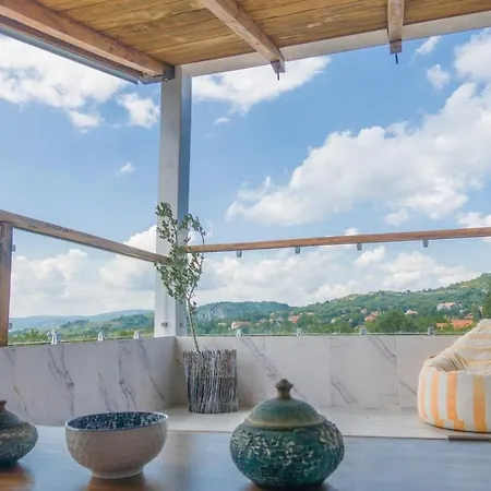 Irina 컨트리하우스 *